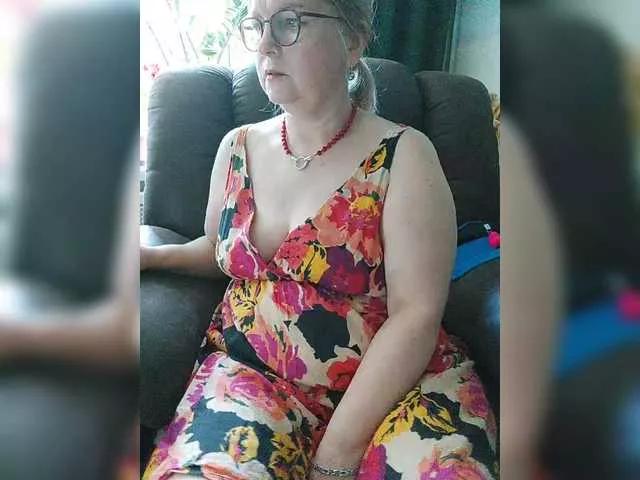 Adiline on BongaCams