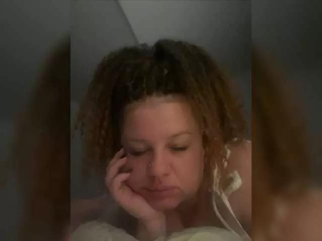 Aglays124 on BongaCams 