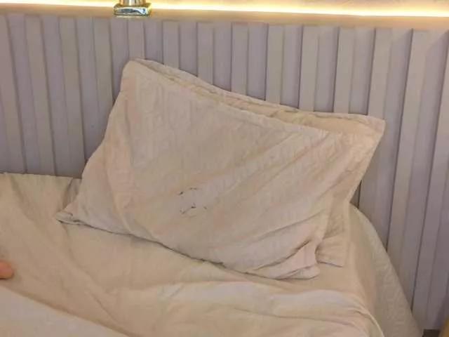 Aida-Moreno on BongaCams 