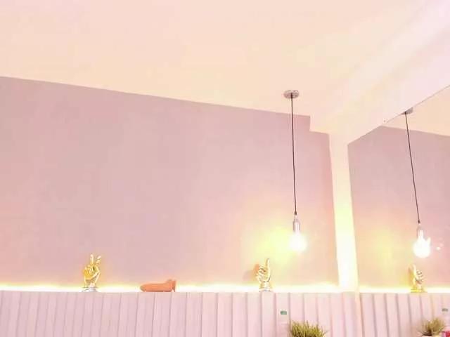 Aida-Moreno on BongaCams 