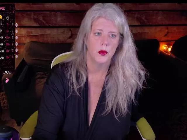 Offline Alicescuriosity on BongaCams