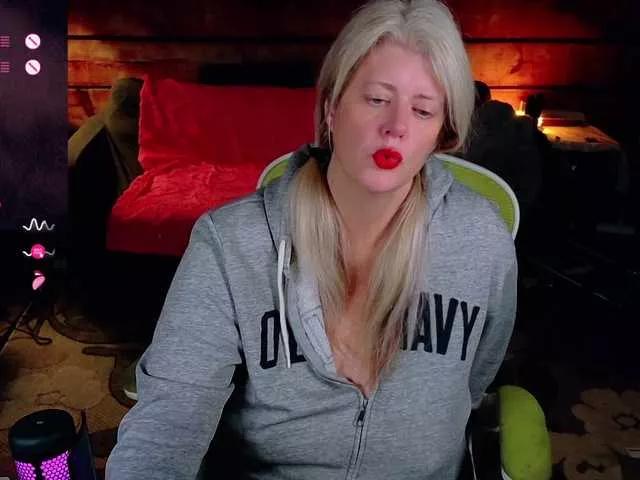 Offline Alicescuriosity on BongaCams