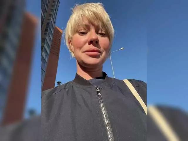 Offline AlisaBlackFox on BongaCams