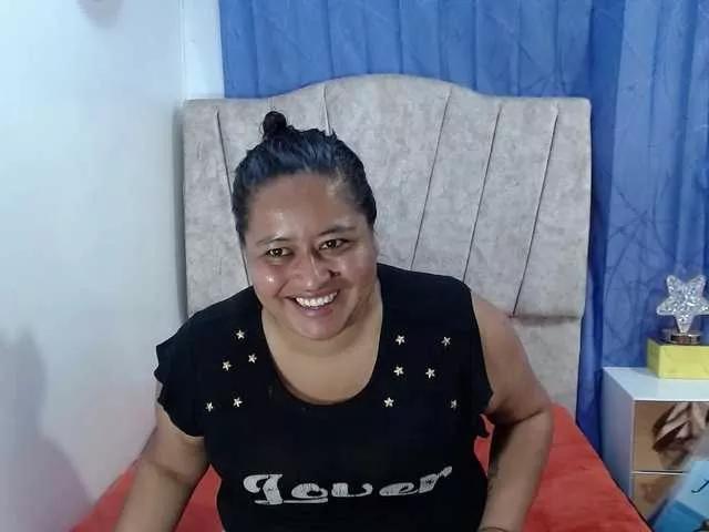 Offline AMARAA17 on BongaCams