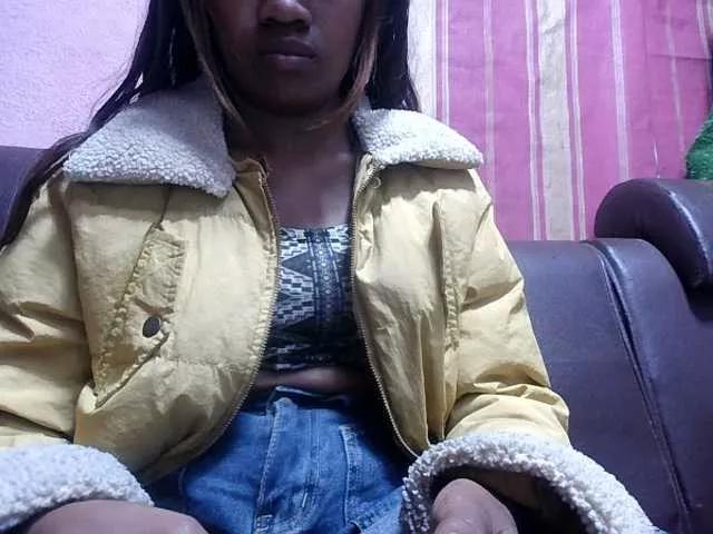 Amelia25 on BongaCams