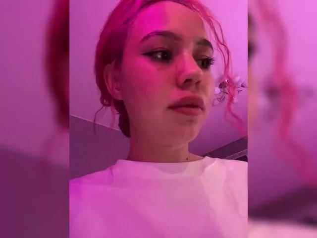 Offline AmyGlad on BongaCams