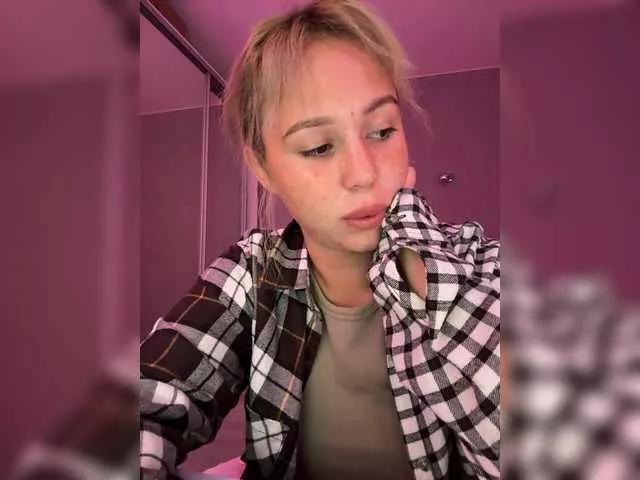 Offline AmyGlad on BongaCams