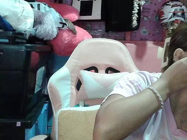 Offline angelic-joy on BongaCams