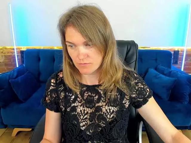 Offline Annabel-xxx on BongaCams