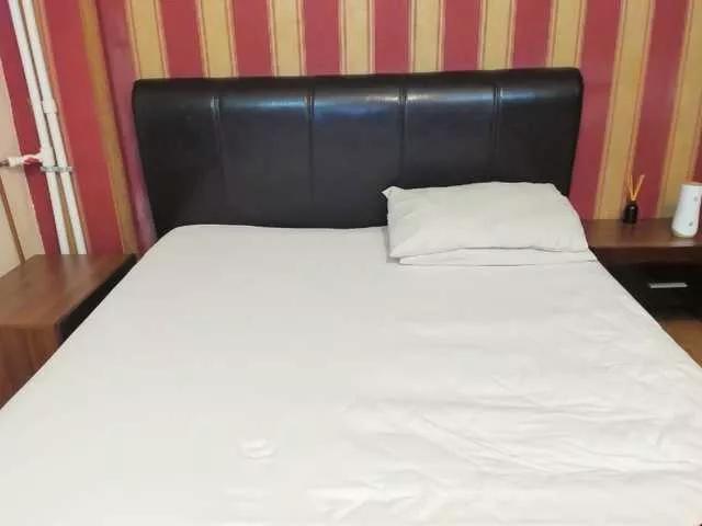 Freechat AshleyvonPage on BongaCams