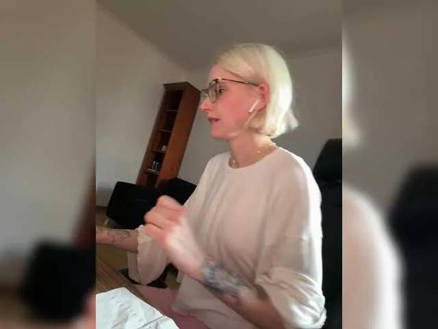 Offline Asya-baby on BongaCams