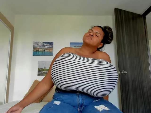 bigmom-22 on BongaCams 