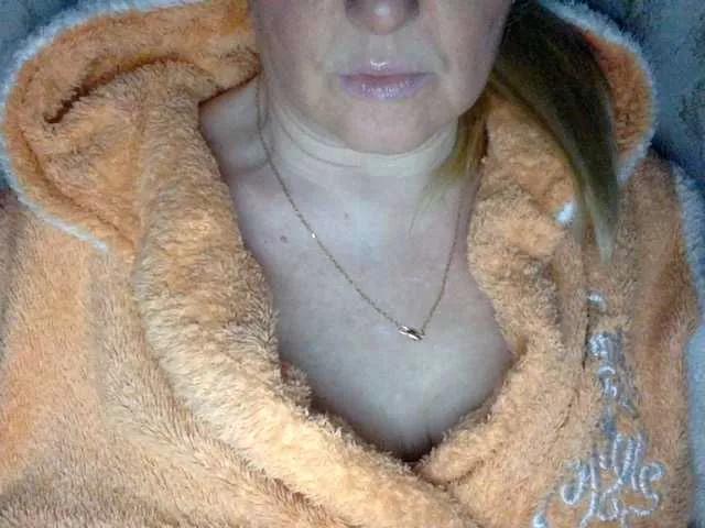 Offline BlondyVio on BongaCams