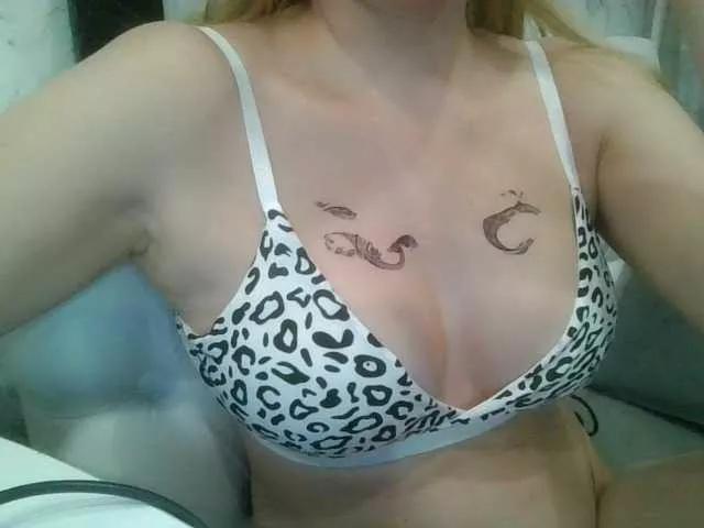 BonnieExcite on BongaCams 