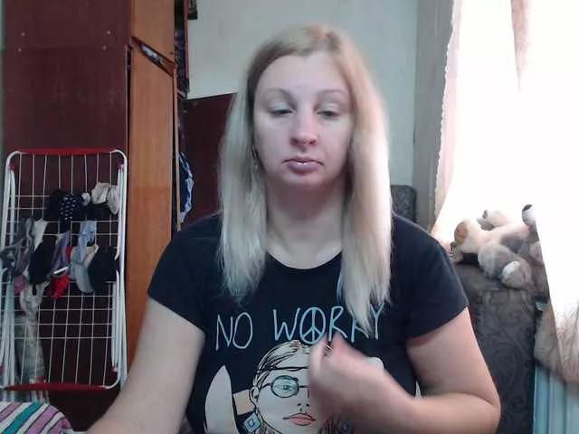 Offline BustyBlondy on BongaCams