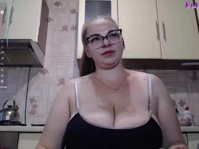 CarolinaDiamond33 on BongaCams