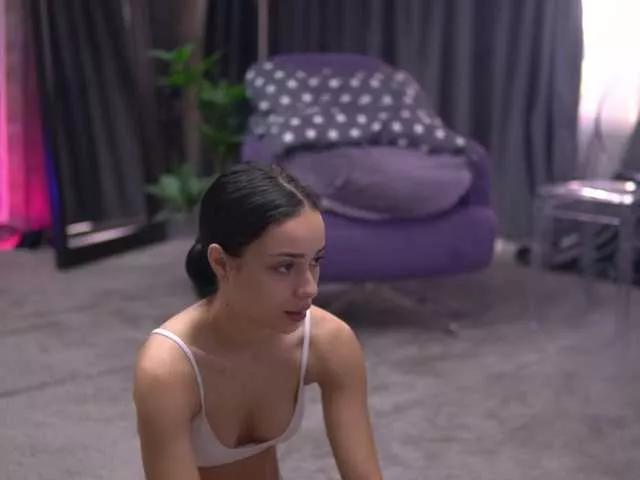 Freechat CherrySelena on BongaCams