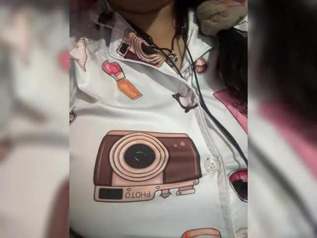 cherryyy-1 on BongaCams