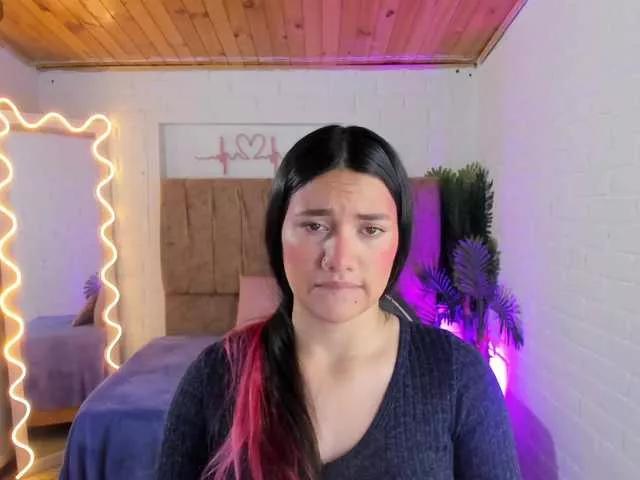 Offline Chiara-tay on BongaCams