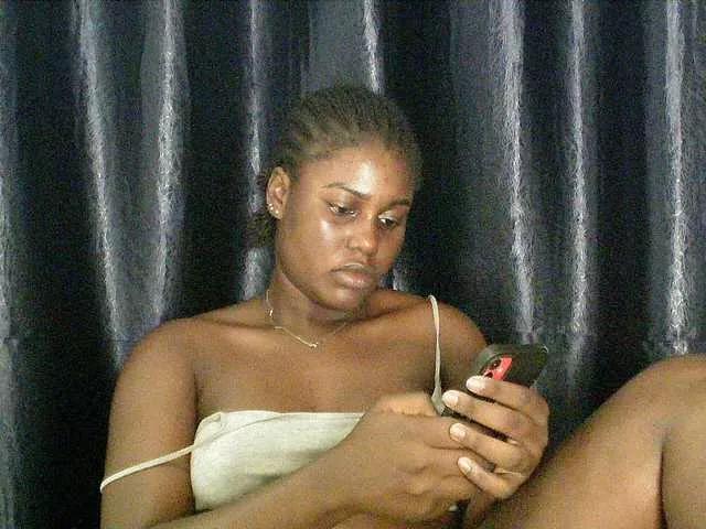 Offline Chocoslut22 on BongaCams