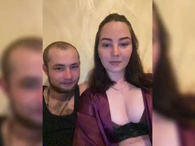 Freechat CrystalAndDavis on BongaCams