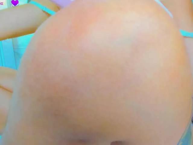 Offline cutelatinaxxx on BongaCams