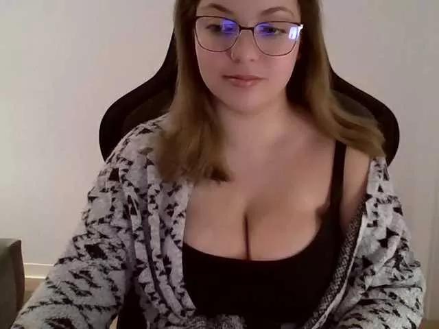 CynthiaGold on BongaCams 