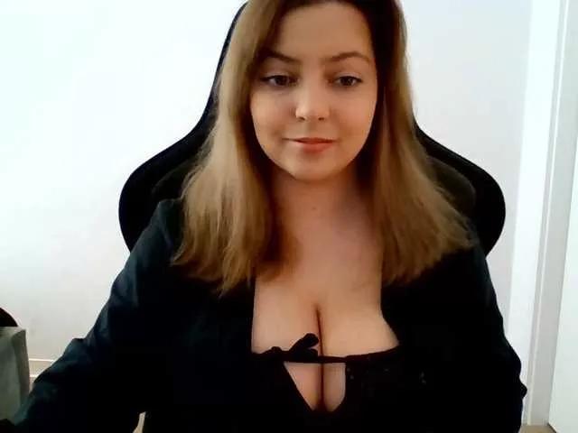 CynthiaGold on BongaCams 