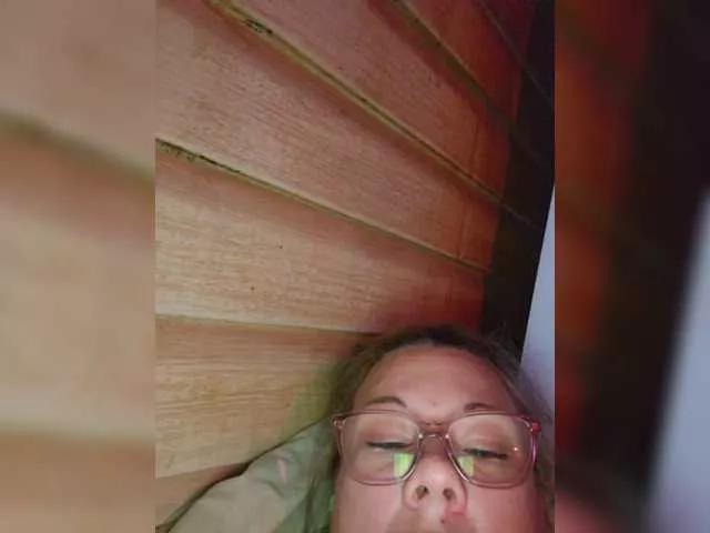 Daddybadgirl88 on BongaCams