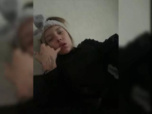 dollwdoll on BongaCams 