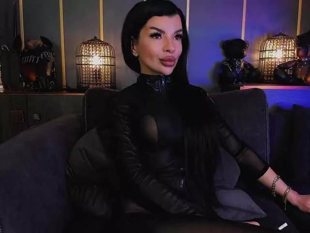 EleniaDevons on BongaCams 