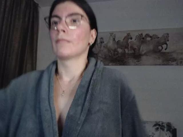 Elinor21 on BongaCams