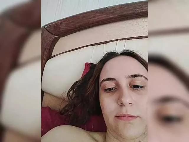 Offline Emaprincessa on BongaCams