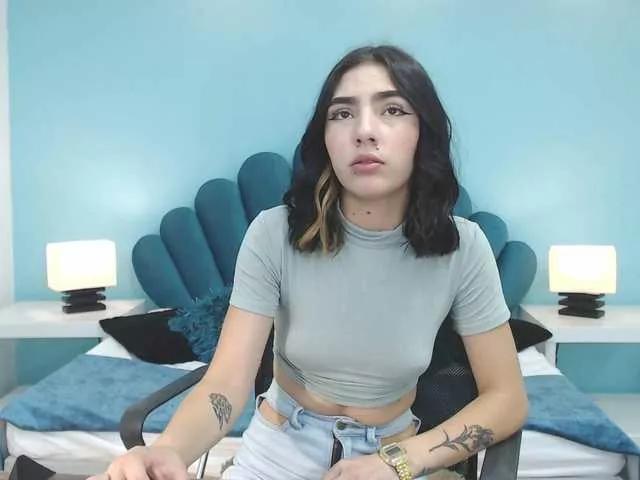 emiliapons on BongaCams 