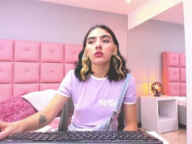 emiliapons on BongaCams 