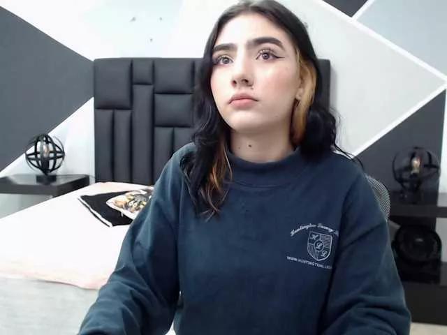 emiliapons on BongaCams 