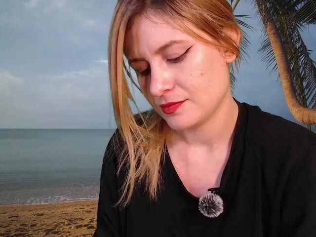 Emma-Blonde on BongaCams 