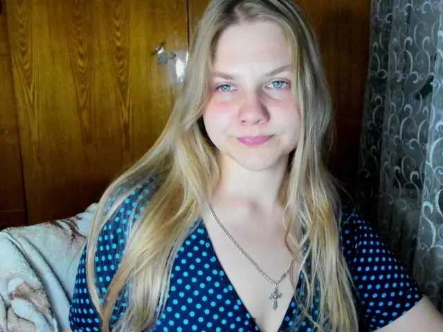 Offline Emma-Frizea on BongaCams