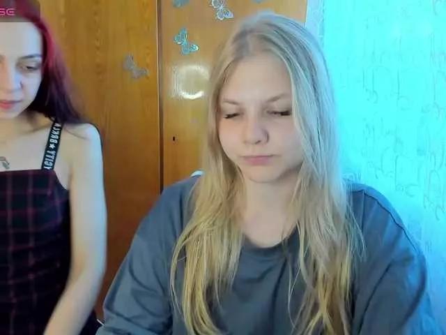 Offline Emma-Frizea on BongaCams