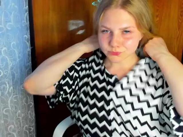 Offline Emma-Frizea on BongaCams