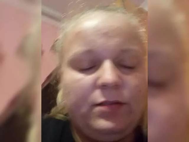 Offline EmmaXlove on BongaCams