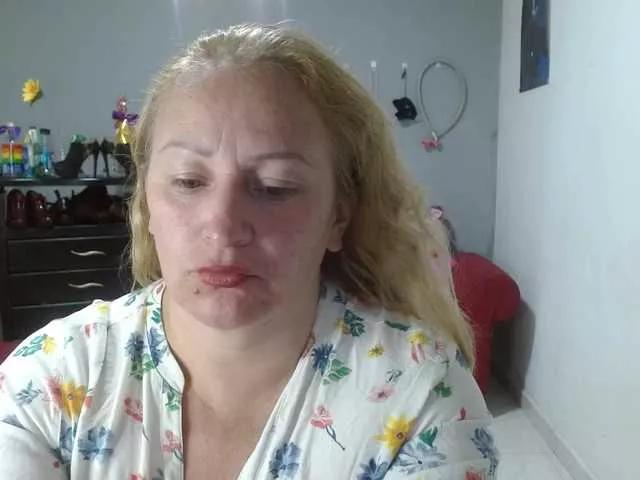 emperatrizfuckass on BongaCams 
