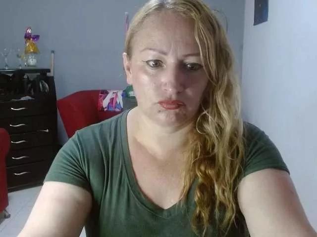 emperatrizfuckass on BongaCams 