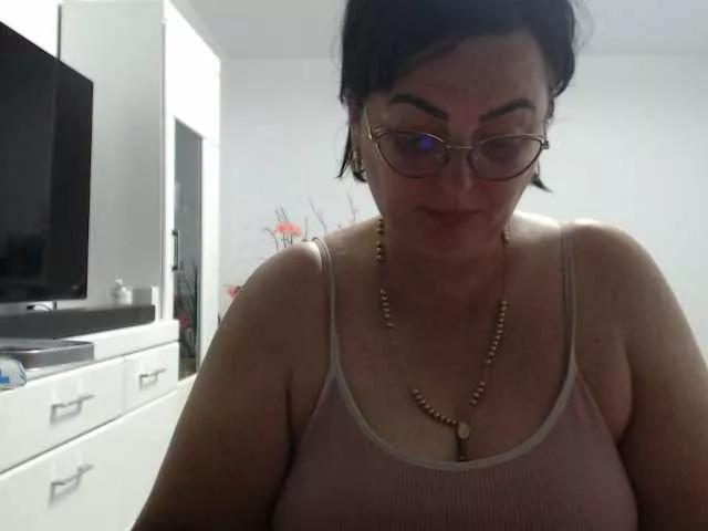 Offline Emyllywhite on BongaCams