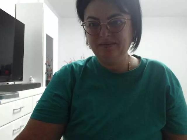 Offline Emyllywhite on BongaCams
