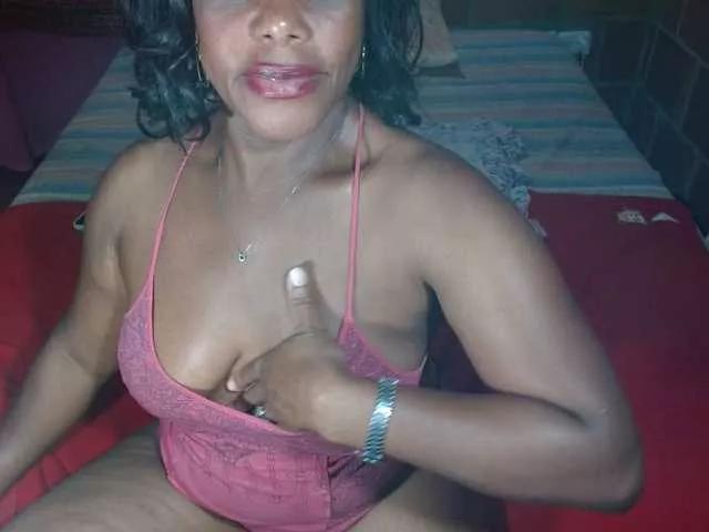EMYYLI2 on BongaCams 
