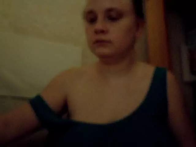 esterjohns on BongaCams