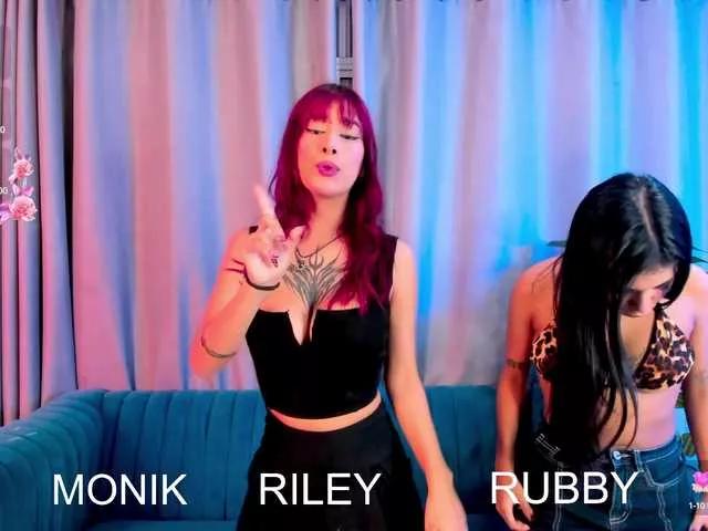 Offline Evil-Giirls on BongaCams