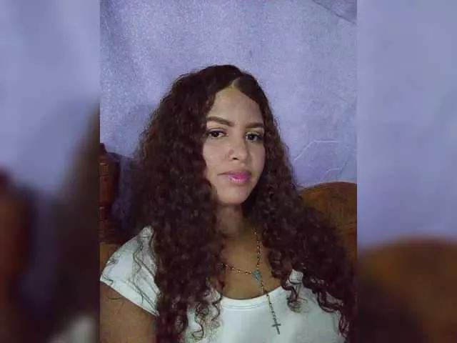FANNIE22 on BongaCams