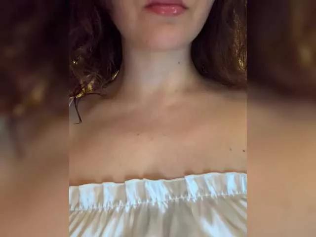 Offline FeeBee on BongaCams